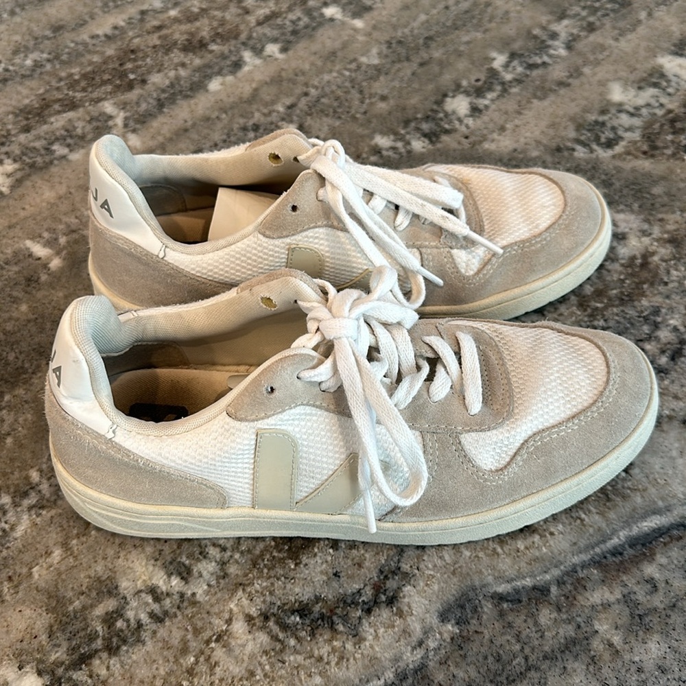 Veja V-10 Women’s Sneakers EUR - 41 US size 10